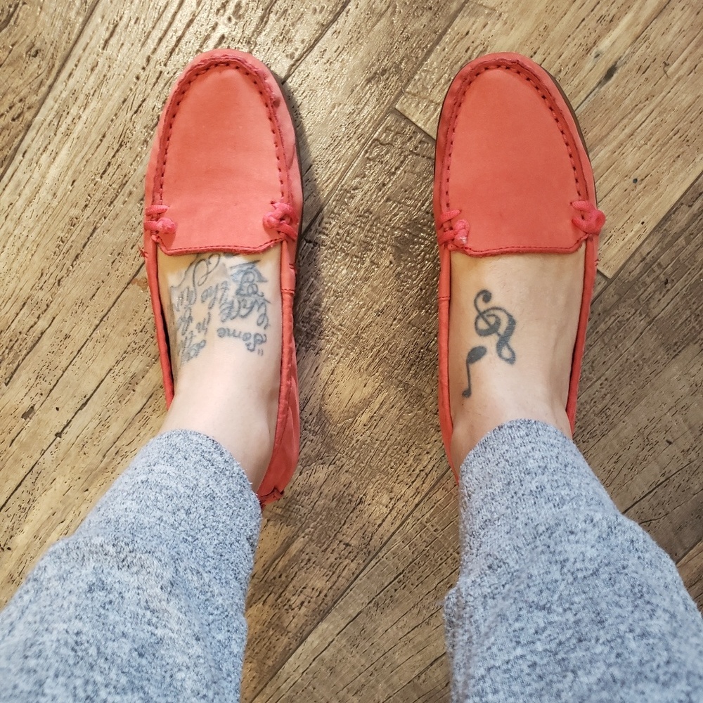 Hush puppies coral flats